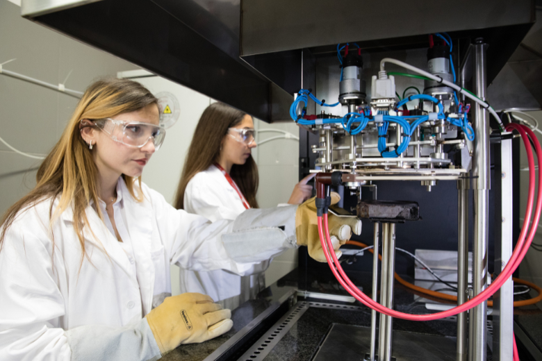 University master's degree: develop and enhance your professional future